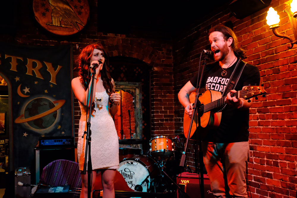 Fox and Bones, White Eagle Saloon, Portland's Folk Festival, photo by Various Photographers