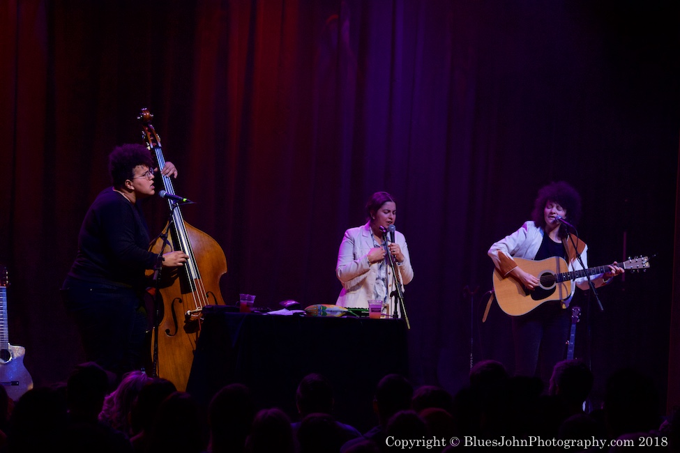 Bermuda Triangle, Aladdin Theater, photo by John Alcala