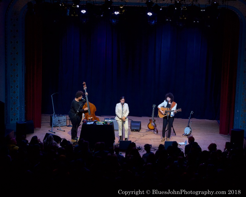 Bermuda Triangle, Aladdin Theater, photo by John Alcala