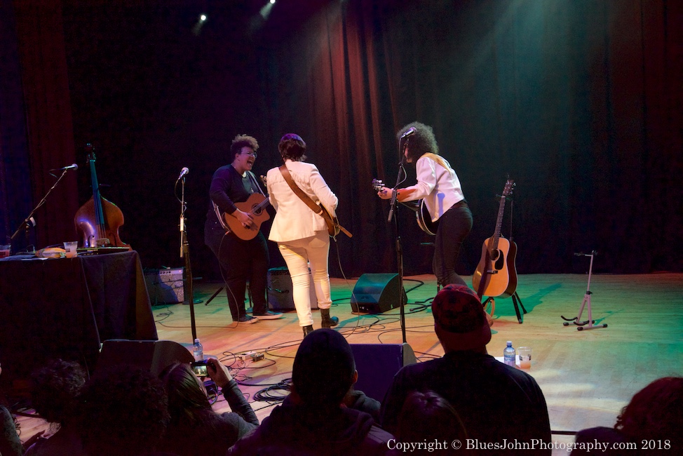 Bermuda Triangle, Aladdin Theater, photo by John Alcala