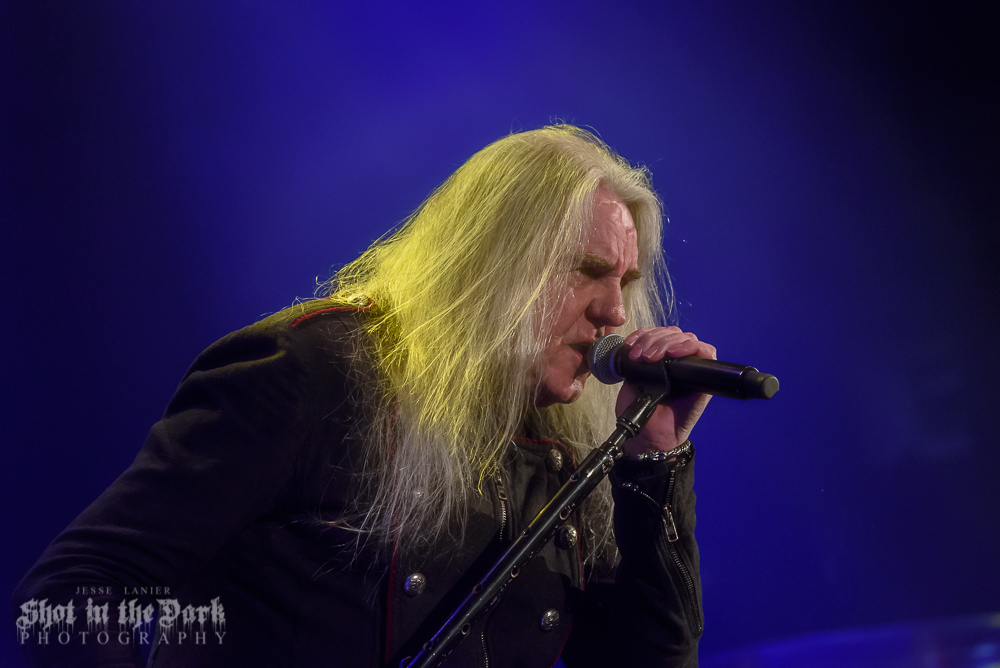 Saxon, ShoWare Center, photo by Jesse Lanier