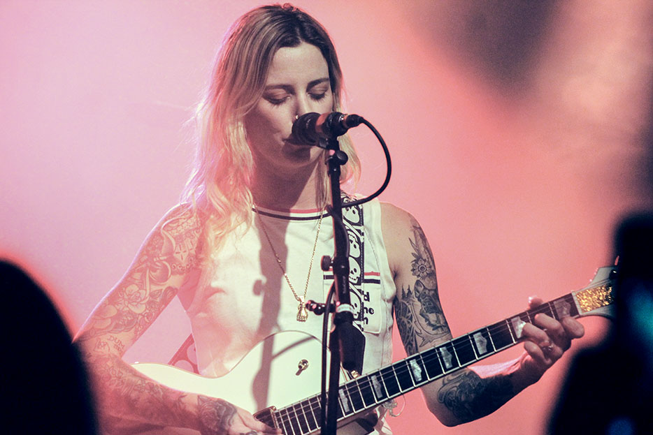 Photos of Gin Wigmore and Roses & Revolutions at the Wonder Ballroom on ...