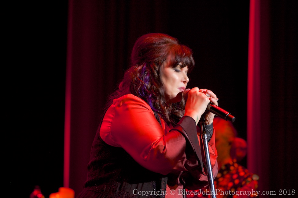 Ann Wilson, The Elsinore Theatre, photo by John Alcala