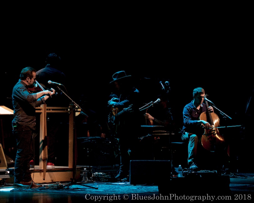 Gregory Alan Isakov, Oregon Symphony, Arlene Schnitzer Concert Hall, photo by John Alcala
