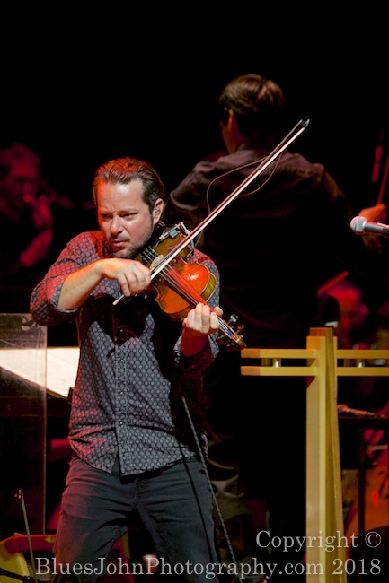 Gregory Alan Isakov, Oregon Symphony, Arlene Schnitzer Concert Hall, photo by John Alcala