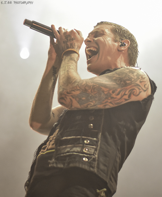 Shinedown, Veterans Memorial Coliseum, photo by Kevin Pettigrew