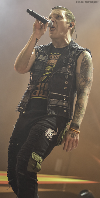 Shinedown, Veterans Memorial Coliseum, photo by Kevin Pettigrew