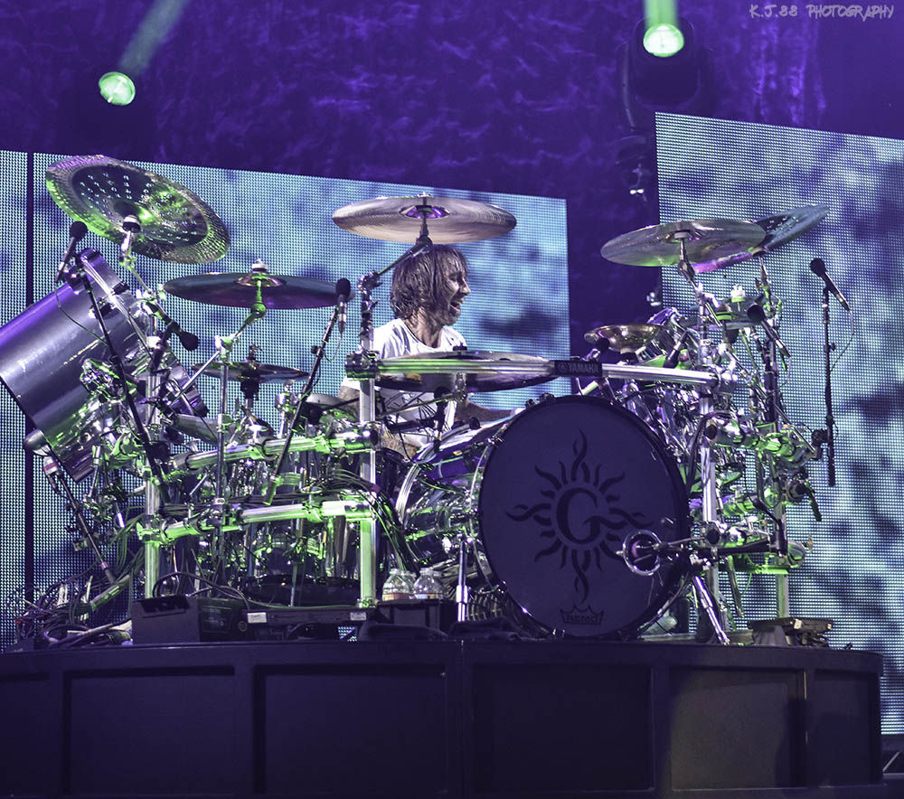 Godsmack, Veterans Memorial Coliseum, photo by Kevin Pettigrew