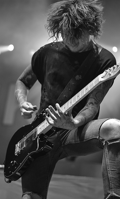 Asking Alexandria, Veterans Memorial Coliseum, photo by Kevin Pettigrew