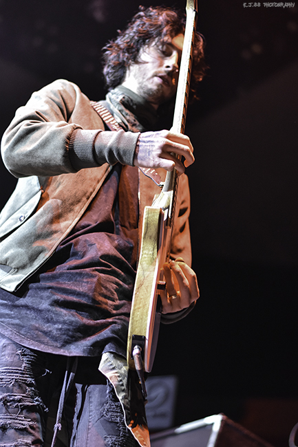 Asking Alexandria, Veterans Memorial Coliseum, photo by Kevin Pettigrew