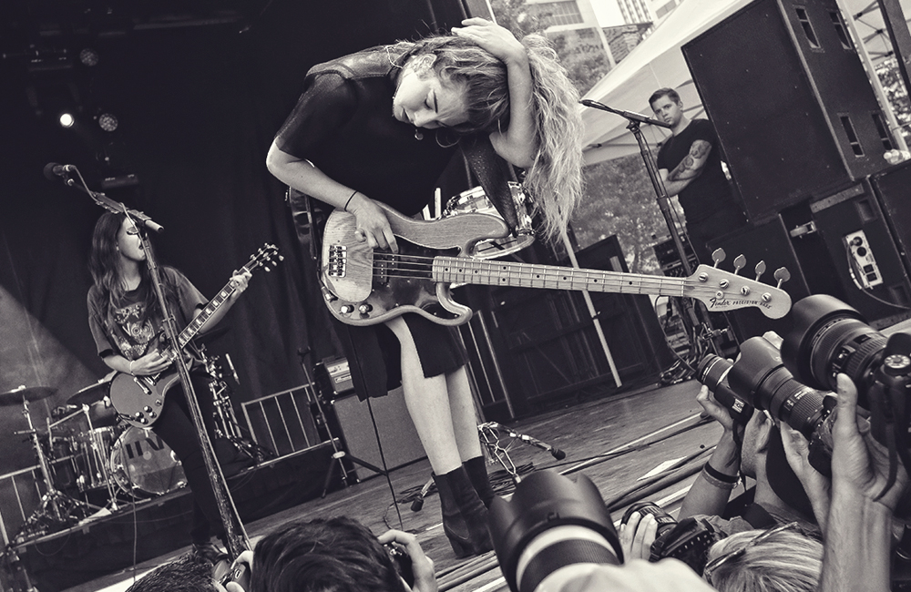 HAIM, MusicfestNW, Tom McCall Waterfront Park, photo by Autumn Andel