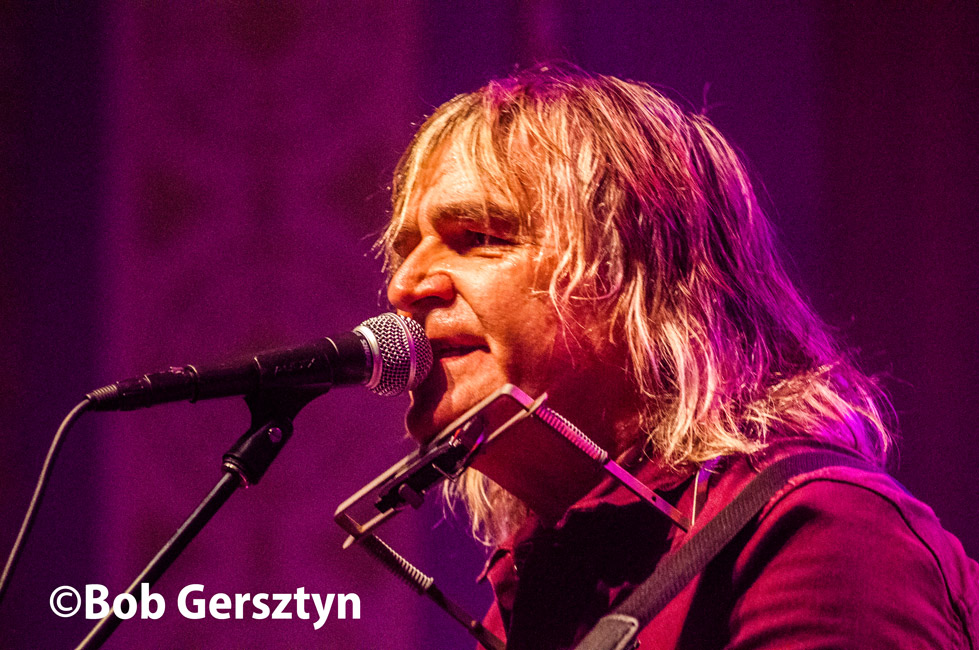 The Alarm, Aladdin Theater, photo by Bob Gersztyn