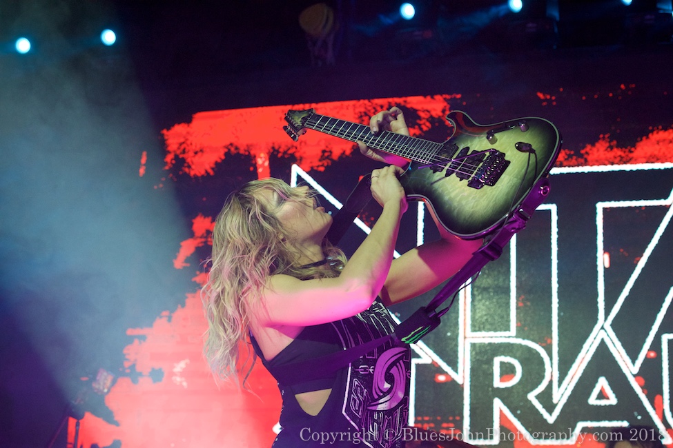 Nita Strauss, Paris Theatre [CLOSED], photo by John Alcala